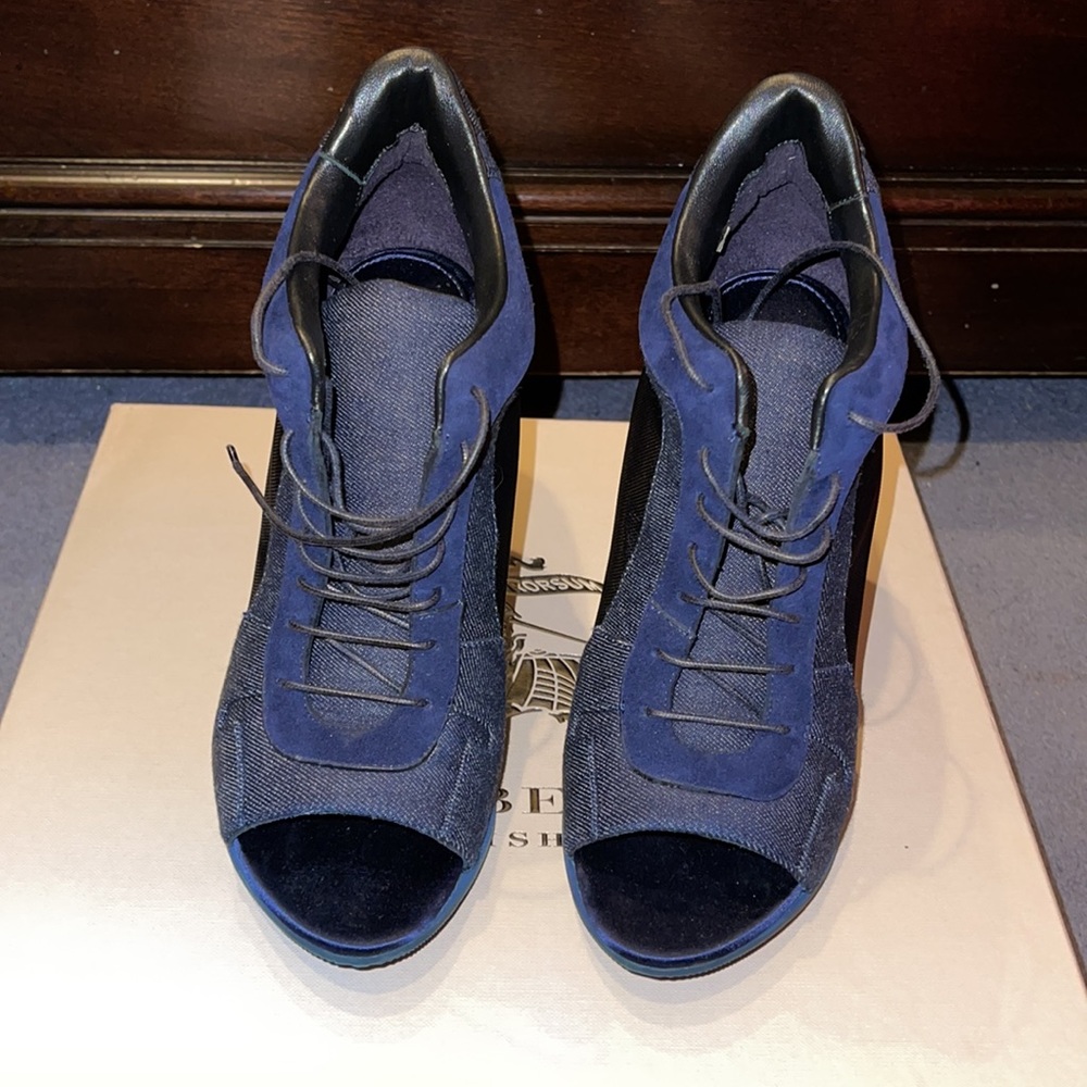 Burberry tie booties